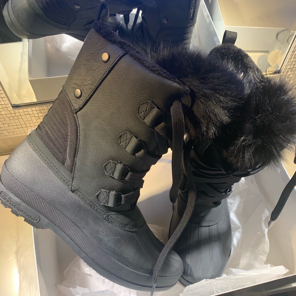 Moose Knuckles Men’s size 12 Gatineau boots